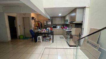 Gambar 4 Dijual Rare Unit At Kebon Nanas, Jakarta Selatan, Semi Furnished