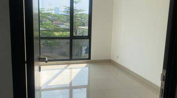 Gambar 4 Di Jual Rumah 2 Lantai Siap Huni Lebar 10 4+1 Kt, Termurah