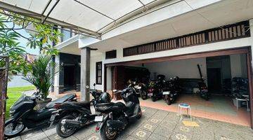 Gambar 3 Rumah 2 Lantai Bagus Furnished SHM di Renon, Denpasar