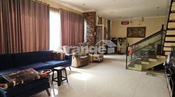 Gambar 3 Dijual Rumah Cantik 2 Lantai Lt 173m² Di Kotawisata 