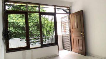 Gambar 5 Dijual Rumah di Jl. Deleg Kel. Burangrang Kec. Lengkong Kota Bandung