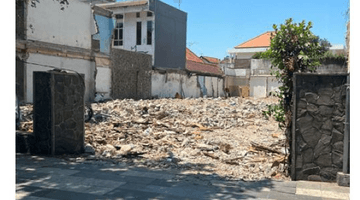 Gambar 2 Tanah Luas di Jalan Besar Diponegoro Surabaya