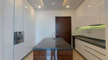 Gambar 4 Modern apartment in the heart of Jakarta. 