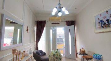 Gambar 2 Rumah Cantik 2,5 Lantai Full Furnished Siap Huni di Graha Raya