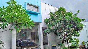 Gambar 1 Dijual Rumah 2.5 Lt Bagus Dan Rapi, Berlokasi Strategis, Semi Furnished di Jatiwaringin, Jakarta Timur