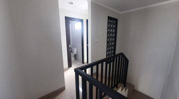 Gambar 4 Dijual Rumah Hook 2 Lantai Minimalis di Dayana Summarecon