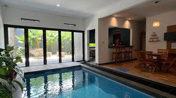 Gambar 1 Dijual Villa 2 Lantai Fully Furnished di Cipaku Private Pool