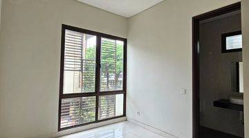 Gambar 3 Dijual Rumah Besar 3 Lantai Lingkungan Aman Nyaman Bsd City