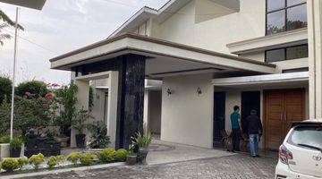 Gambar 1 Rumah Mewah Tengah Kota Dijual di Jl. Soekarno Hatta Pekanbaru