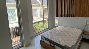 Gambar 1 FULLY FURNISHED ZUMA MALIBU VILLAGE BELUM PERNAH DIHUNI