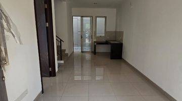 Gambar 4 Dijual Cepat Rumah 2 Lantai, Unfurnished Baru di Pik2