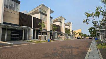 Gambar 1 Rumah Ready View Lapangan Golf di Golf Island PIK include lift  bisa KPR!