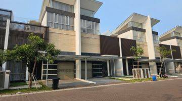 Gambar 3 Rumah Ready View Lapangan Golf di Golf Island PIK include lift  bisa KPR!