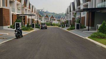 Gambar 4 Lingjungan Aman Dan Asri Dlm Cluster Pinewood, Rumah Di Jual