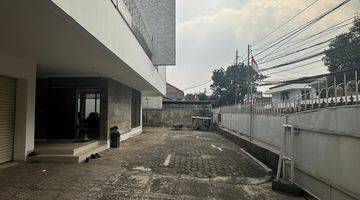 Gambar 2 rumah Kebayoran baru pinggir jalan raya