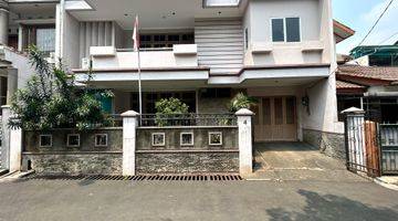 Gambar 1 Jual Rumah View Taman di Tebet 