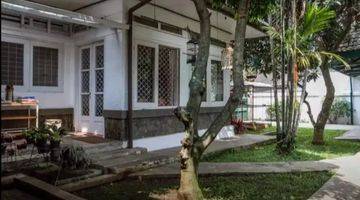 Gambar 4 Rumah Mewah Klasik di Mainroad Dipatiukur