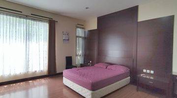 Gambar 2 Townhouse Galeri Ciumbuleuit Bandung Cantik 3 Lantai Furnished