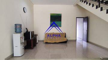 Gambar 4 Townhouse Galeri Ciumbuleuit Bandung Cantik 3 Lantai Furnished