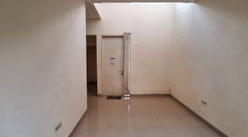 Gambar 3 Dijual Rumah 2 Lantai SHM 