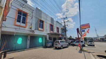 Gambar 3 Ruko Bawen di area bisnis jalur jalan utama , satu kompleks dengan retail Alf@m@*t Ruko, 96 m, SHM, Bagus, di Jl Raya Bawen 