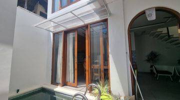 Gambar 1 FOR RENT SANTORINI STYLE VILLA IN SANUR 