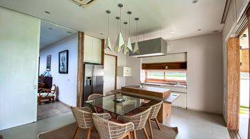 Gambar 4 Beautiful Designed Contemporary Tranquil Villa*