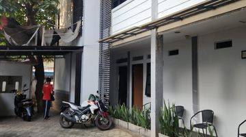 Gambar 5 Dijual rumah kost 8 pintu di Kebayoran Baru 