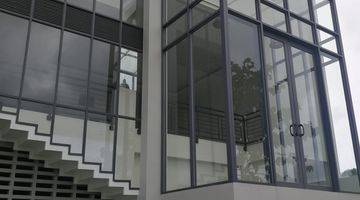 Gambar 2 Di jual BU rumah modern Glass House  Di Kota Baru Parahyangan 