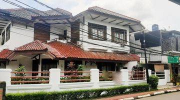 Gambar 1 Rumah 2 Lantai Bagus Semi Furnished di Camar, Tangerang Selatan