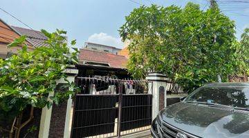 Gambar 1 Rumah Bagus Semi Furnished Siap Huni di Perum Pln, Jakarta Timur