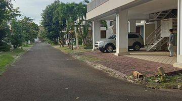 Gambar 4 Rumah mewah 2 lantai