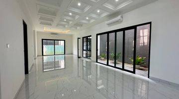 Gambar 3 Rumah Design Modern Classic Bangunan Mandiri Lokasi di Icon Bsd 