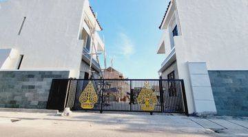 Gambar 2  Rumah Mewah 6 Unit Dalam Town House Di Tengah Kota