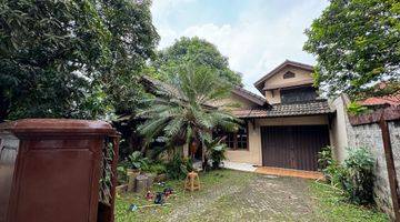 Gambar 1 Di Jual Rumah 2 Lantai Semi Furnished 