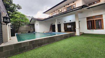 Gambar 1 Jarang Ada Besar Harga Nego Semi Furnished Siap Huni 2 Lantai Kolam Renang 