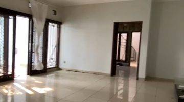 Gambar 5 Jarang Ada Besar Harga Nego Semi Furnished Siap Huni 2 Lantai Kolam Renang 