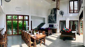 Gambar 2 Stunning three bedroom villa in Petitenget Bali