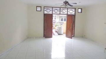 Gambar 1 Rumah Nyaman 2 Lantai Letak Di Hook Sudah Shm Di Komplek Perumahan Meruya Ilir