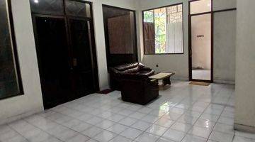 Gambar 4 Jual Rumah Bagus Kadipiro dekat keramaian