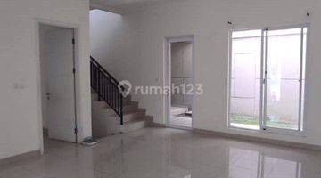 Gambar 1 Disewakan Rumah 9x15 Bagus Nyaman Di Green Puri 