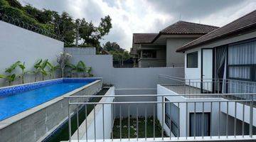 Gambar 2 Rumah Luxury 2 Lantai SHM Semifurnished Setiabudi Regency