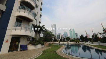 Gambar 1 APARTMENT PARK ROYALE SANGAT STRATEGIS DI GATOT SUBROTO, VIEW SWIMMING POOL