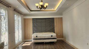 Gambar 3 Rumah 2 Lantai Bagus Furnished SHM di Kemang, Jakarta Selatan