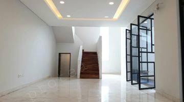 Gambar 2 Rumah Modern + Luxury di Premium Cluster Gading Serpong