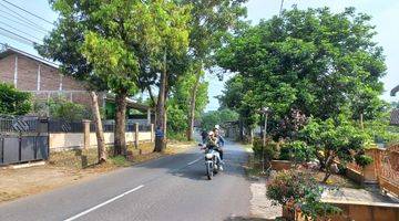 Gambar 1 Tanah Pinggir Jln Raya Dekat Unnes