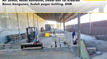 Gambar 4 Tanah Adi Sumarmo dekat pintu tol akses kontainer