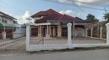 Gambar 1 Rumah 2 Lantai Bagus SHM Strategis Jl.siswa Kota Jambi