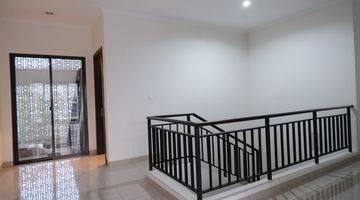 Gambar 3 Dijual Rumah 2 Lantai Baru Renovasi, Semi Furnished di Summarecon Bandung, Kota Bandung