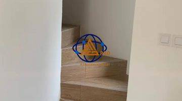 Gambar 1 Rumah 2 Lantai Bagus Unfurnished SHM di Lippo Cikarang